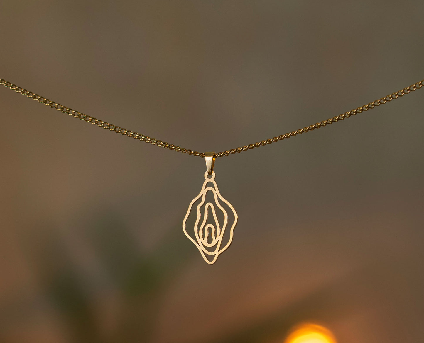 Vulva Design Halskette | Gold und Silber | Verschieden Formen & Verschlüsse | Aus Deutschland | Feministischer Schmuck | Kette