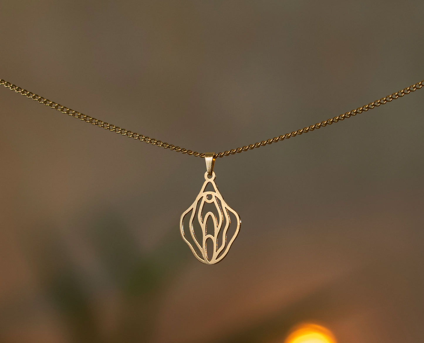 Vulva Design Halskette | Gold und Silber | Verschieden Formen & Verschlüsse | Aus Deutschland | Feministischer Schmuck | Kette